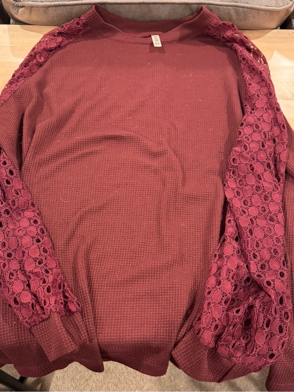 Women's Burgundy Lace-Sleeve Tunic Top